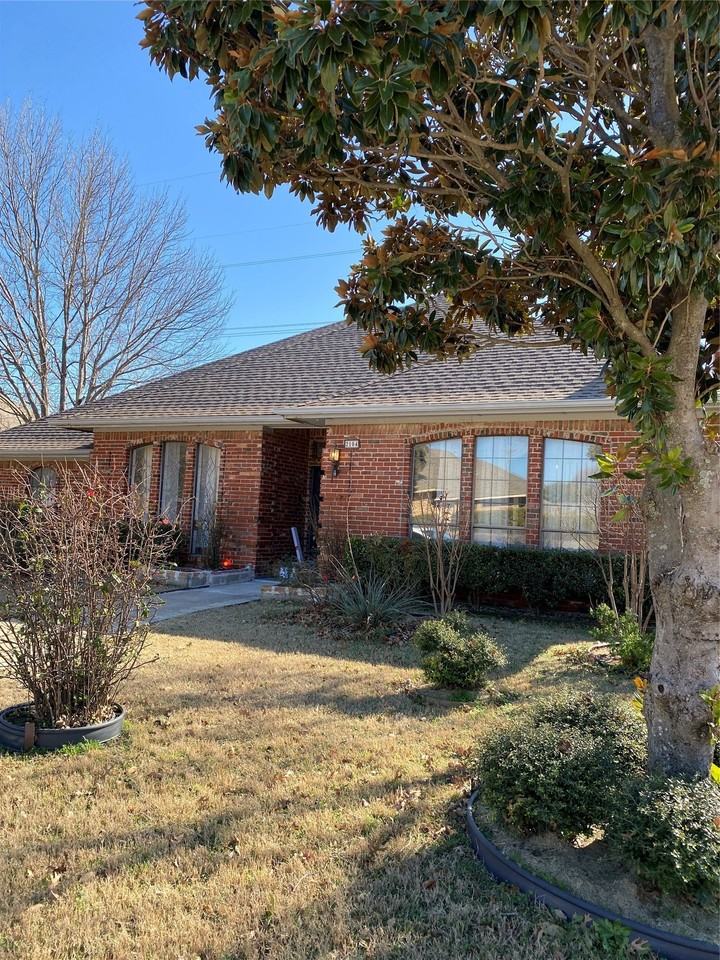 2104 Apple Valley Rd - Photo 4 of 16