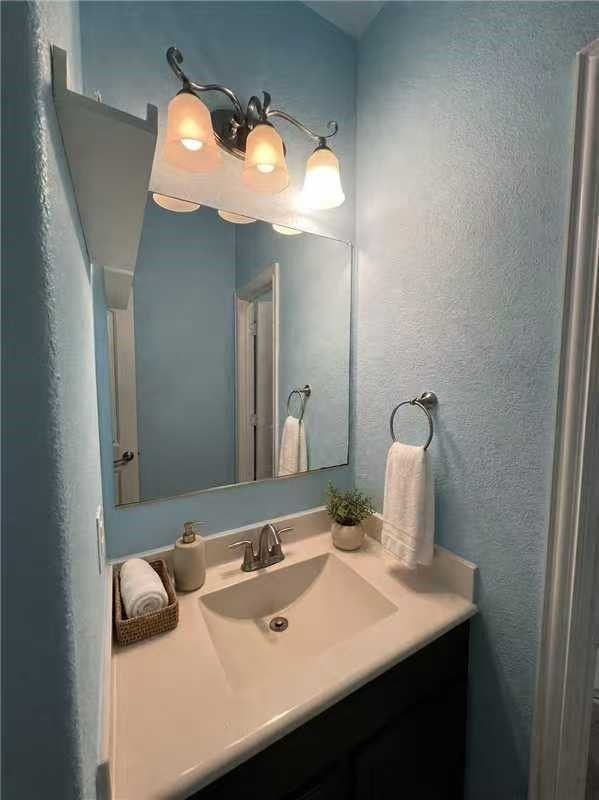 16600 Spence Park Ln - Photo 4 of 12