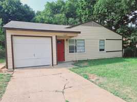featured image of 3831 Castle Hills Dr