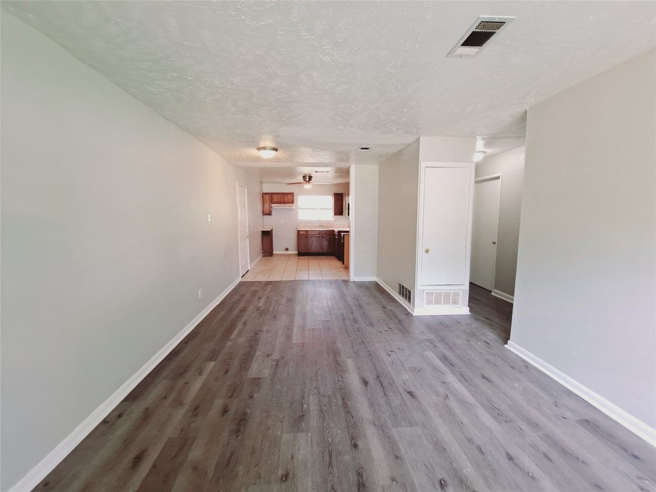 3831 Castle Hills Dr - Photo 3 of 15