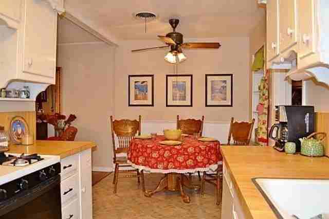 1716 Redwood Pl - Photo 4 of 9