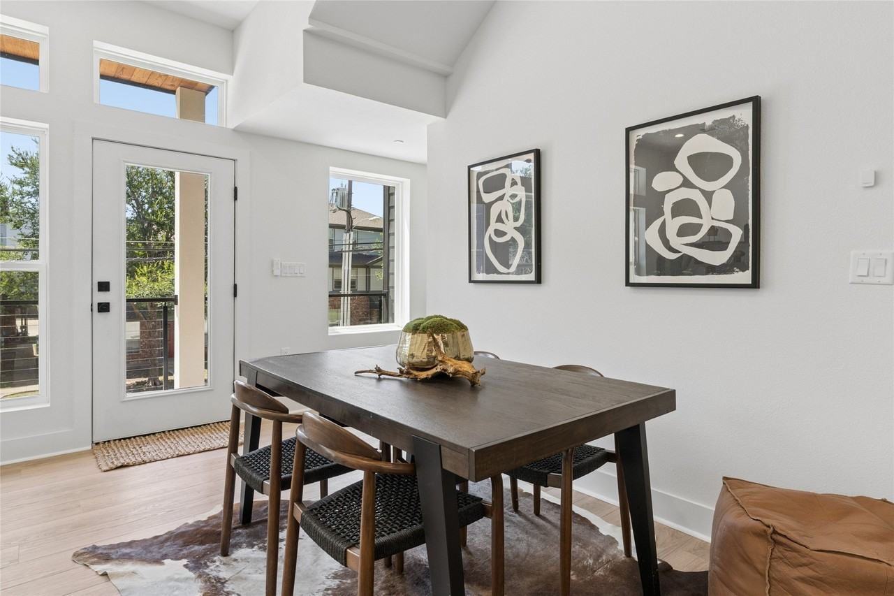 2202 N Carroll Ave #104 - Photo 6 of 40