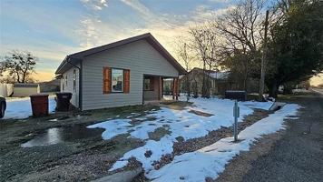 featured image of 706 N Main St