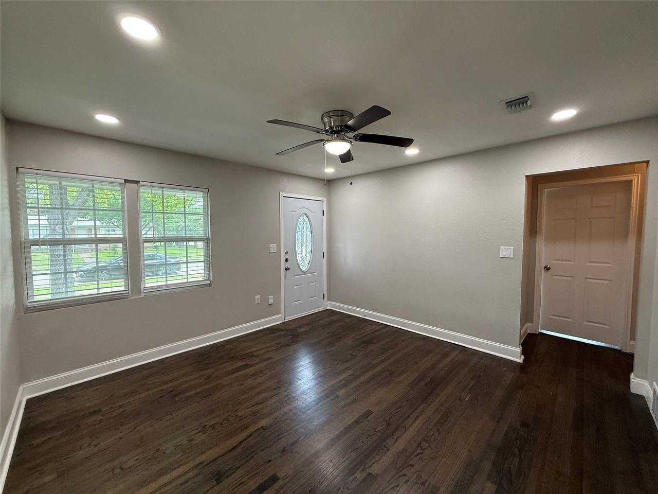 10403 Sandra Lynn Dr - Photo 4 of 29