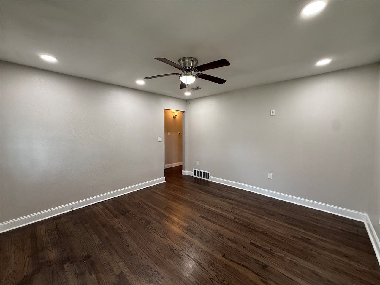 10403 Sandra Lynn Dr - Photo 7 of 29