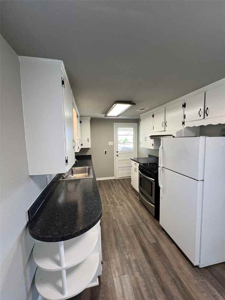 1106 Foster Ln - Photo 6 of 13