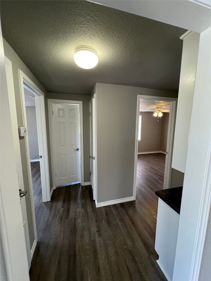 1106 Foster Ln - Photo 7 of 13