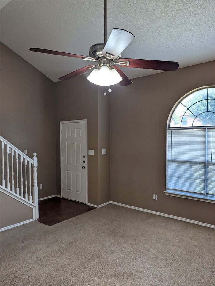 700 Flamingo Dr - Photo 3 of 25
