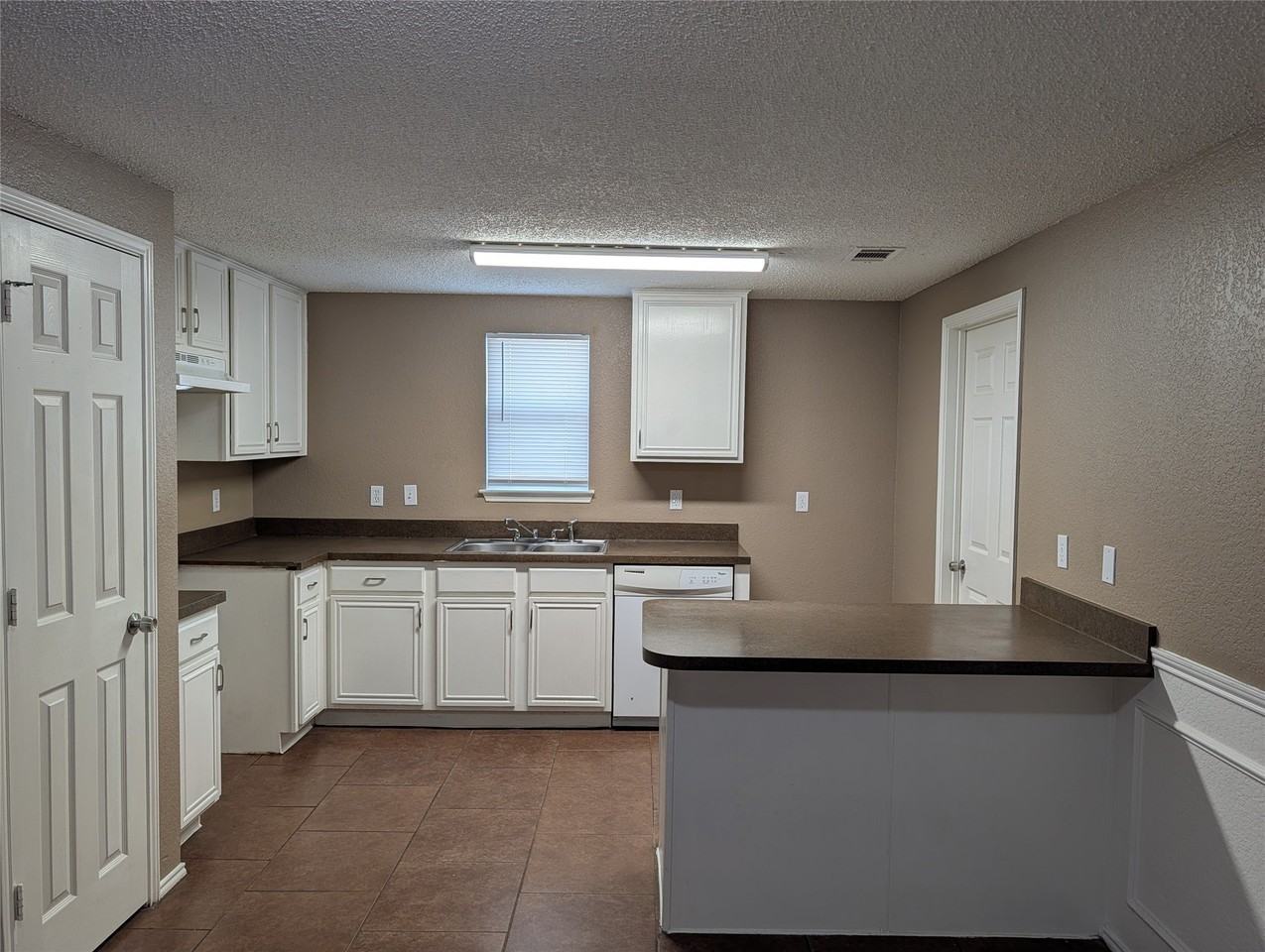700 Flamingo Dr - Photo 7 of 25