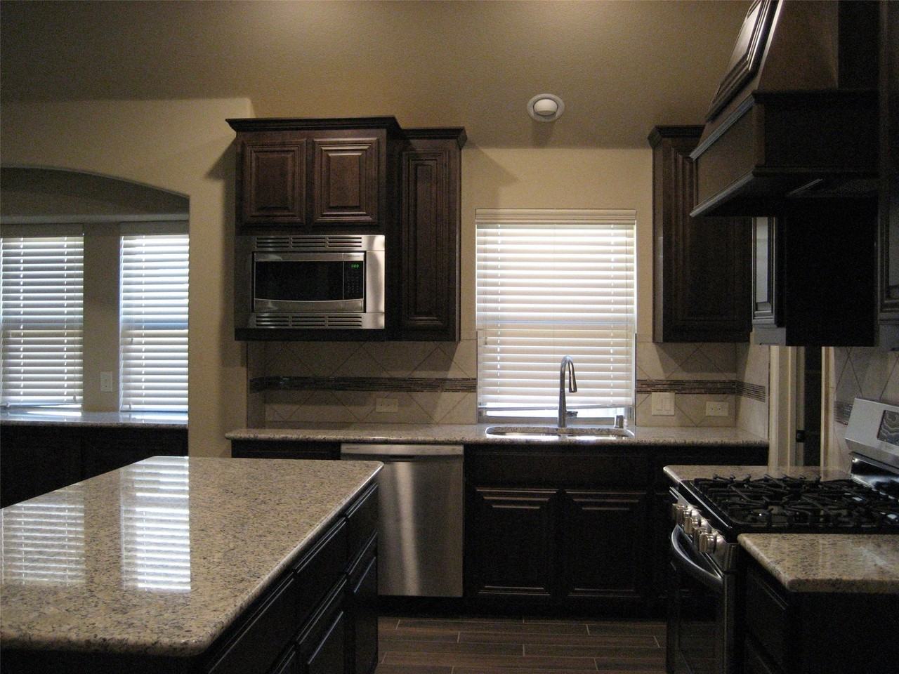 1729 Spoonbill Dr - Photo 4 of 28