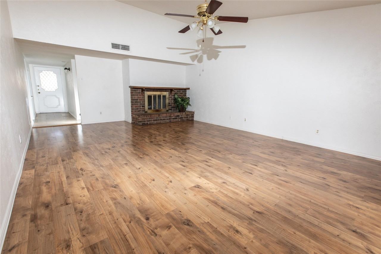 4705 Largo Trl - Photo 3 of 20