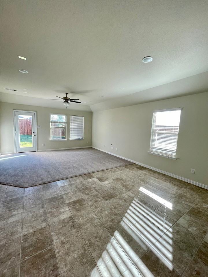 4042 Sparrow Trl - Photo 4 of 13