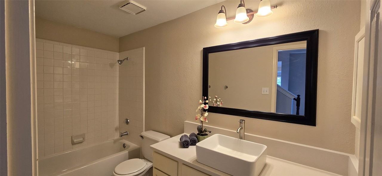 7509 Avalon Dr - Photo 5 of 26
