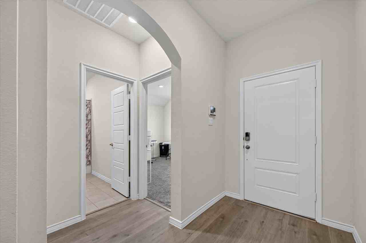 10121 High Grade Dr - Photo 4 of 40