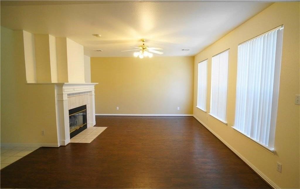 4425 Cedar Valley Dr - Photo 3 of 9