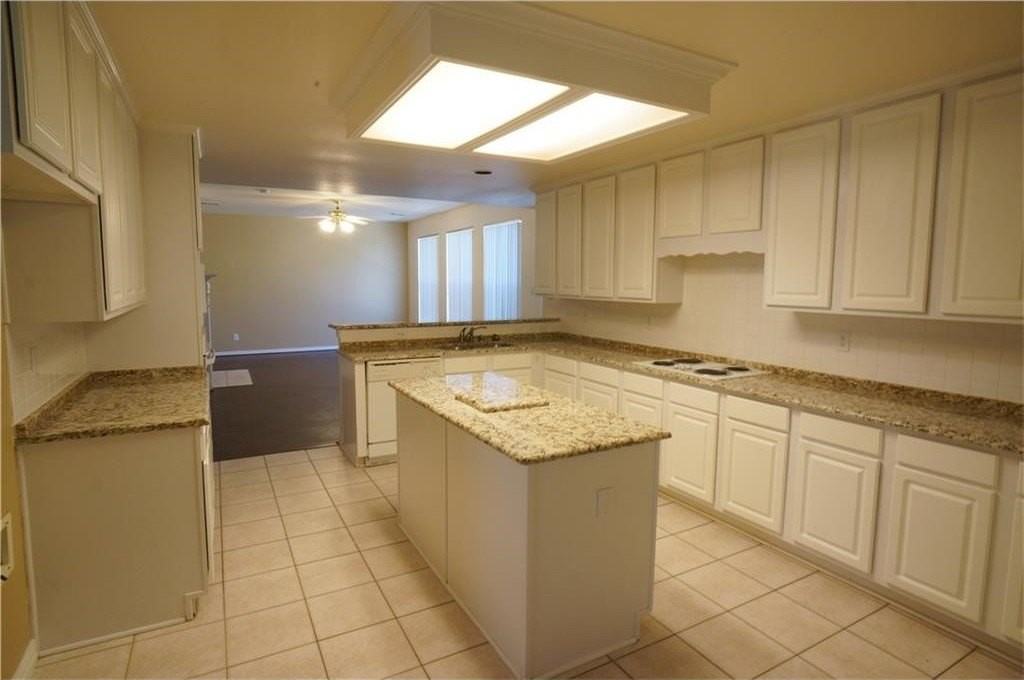 4425 Cedar Valley Dr - Photo 4 of 9