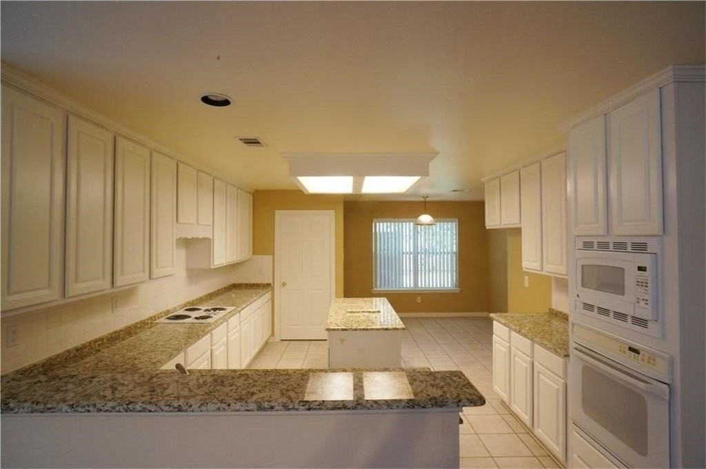 4425 Cedar Valley Dr - Photo 5 of 9