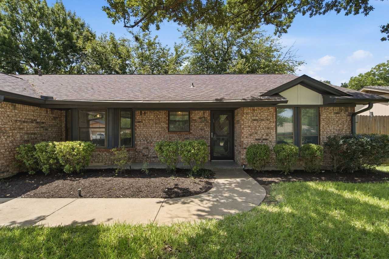 2223 Sierra Dr - Photo 4 of 27