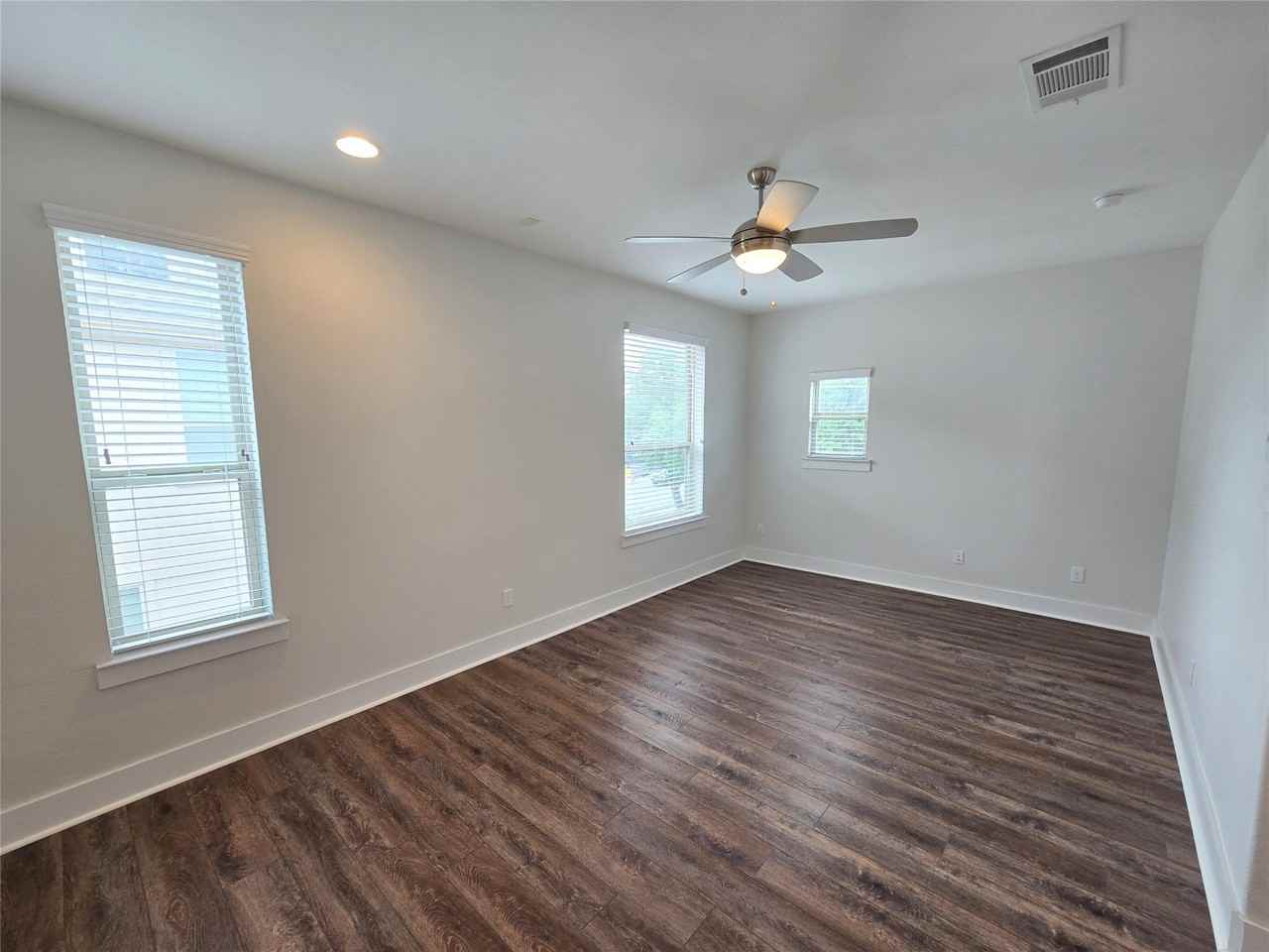 1303 Palm Springs Ln - Photo 6 of 26