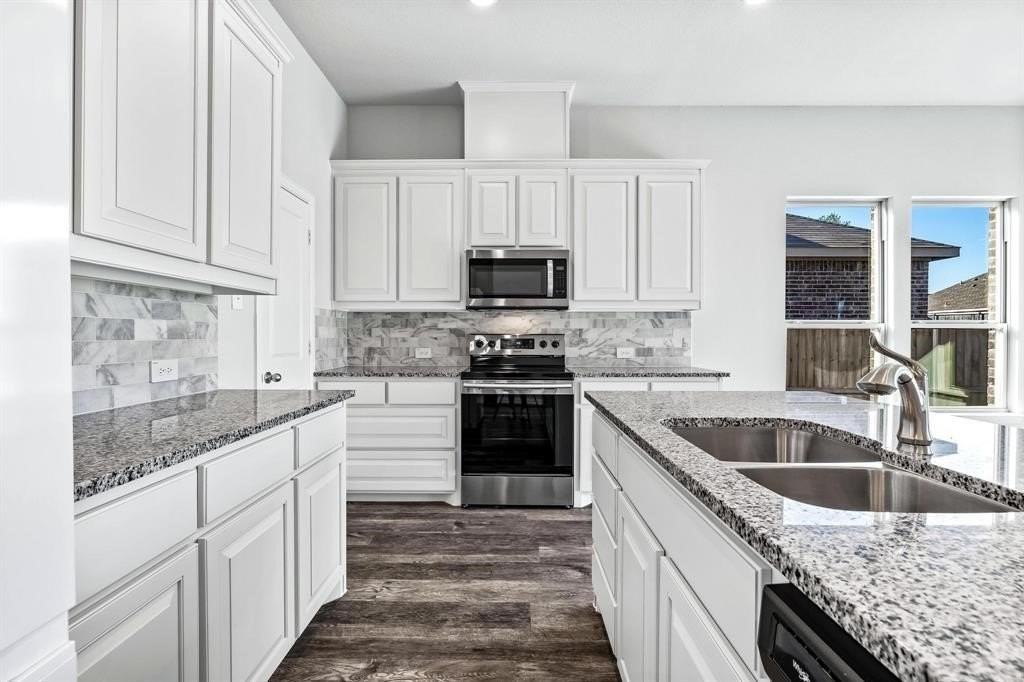 3917 Madison Ln - Photo 4 of 17
