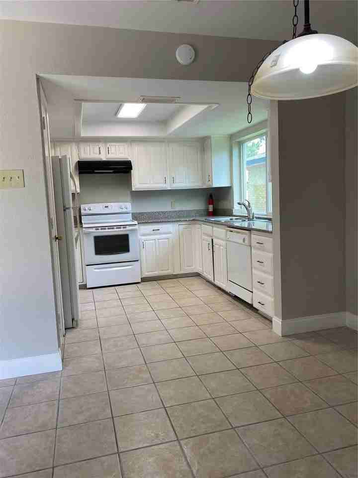 161 S Heartz Rd - Photo 4 of 22