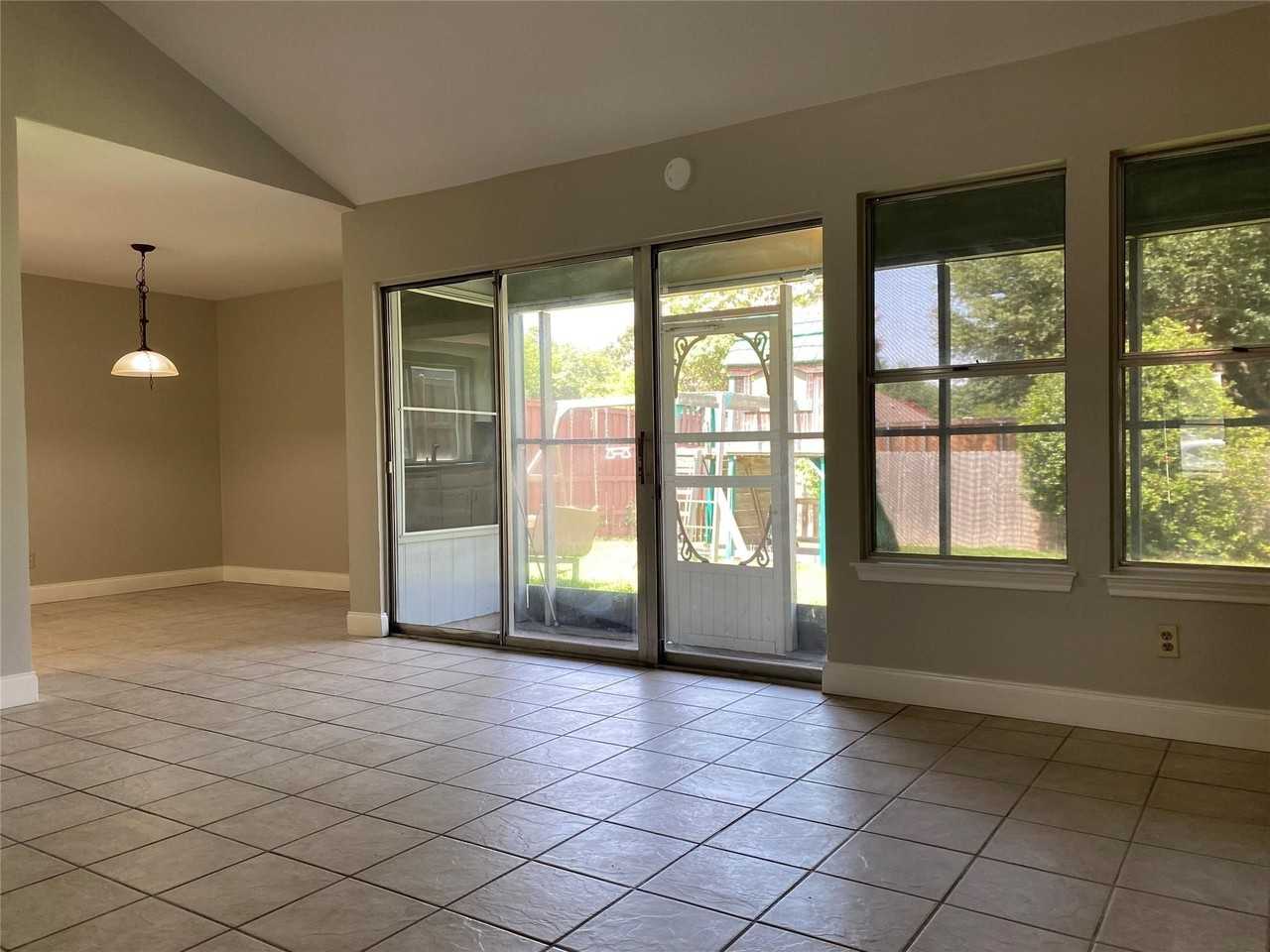 161 S Heartz Rd - Photo 5 of 22