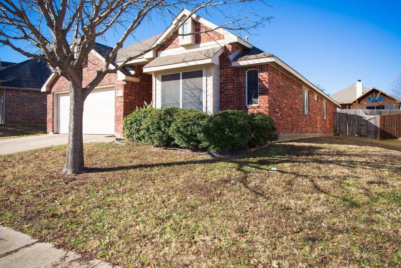 6823 Woodcrest Ln - Photo 3 of 15