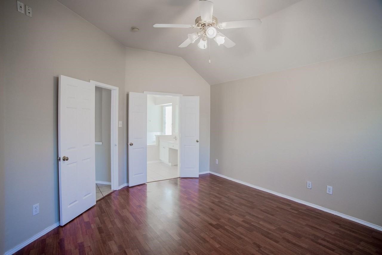 6823 Woodcrest Ln - Photo 6 of 15