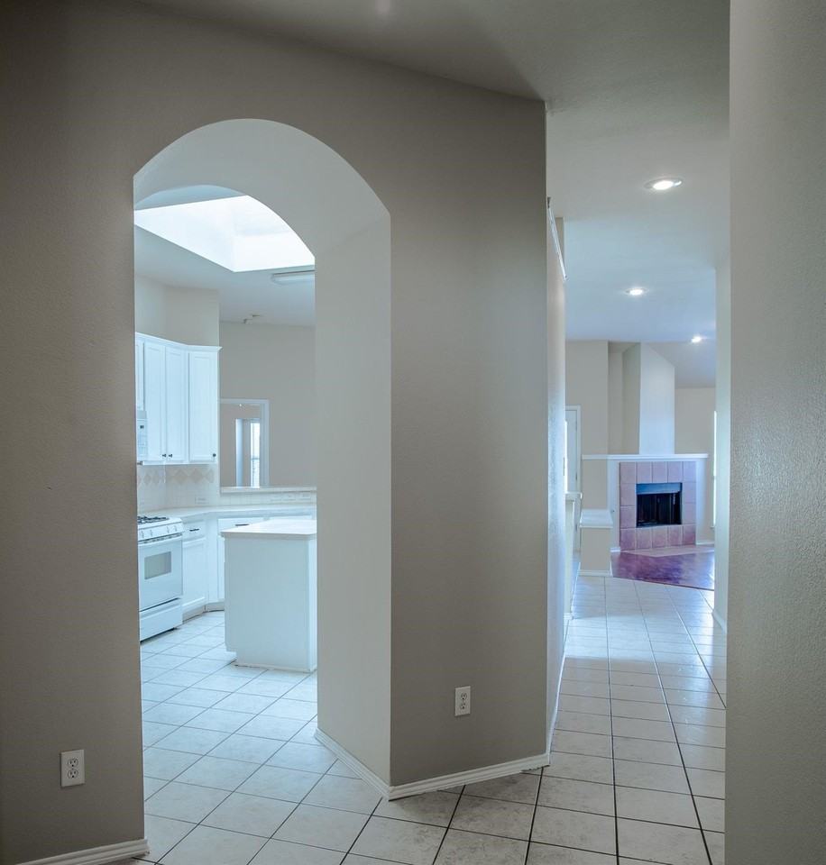 6823 Woodcrest Ln - Photo 7 of 15