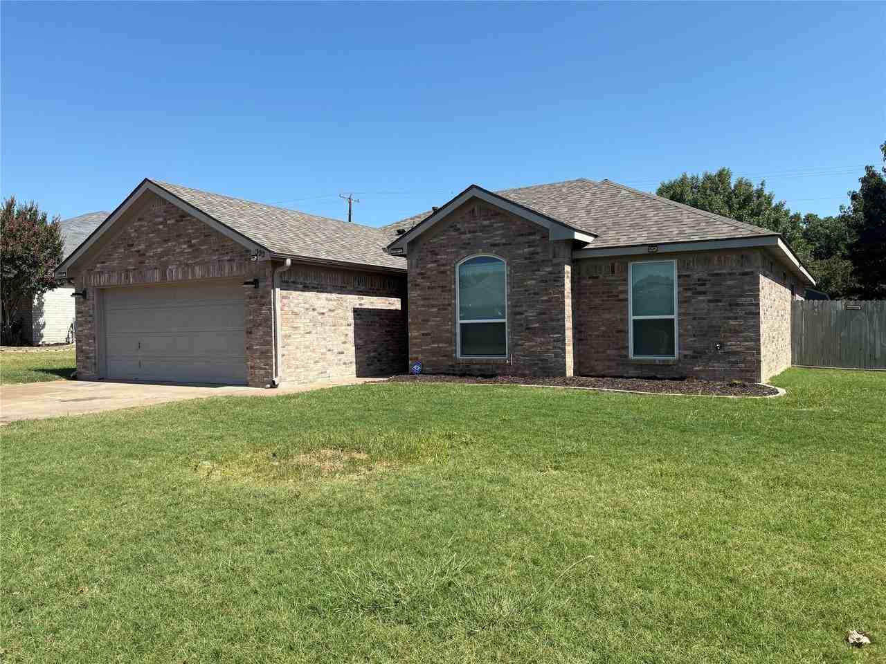322 Dalhart Dr - Photo 2 of 39