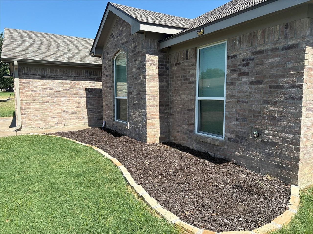 322 Dalhart Dr - Photo 4 of 39