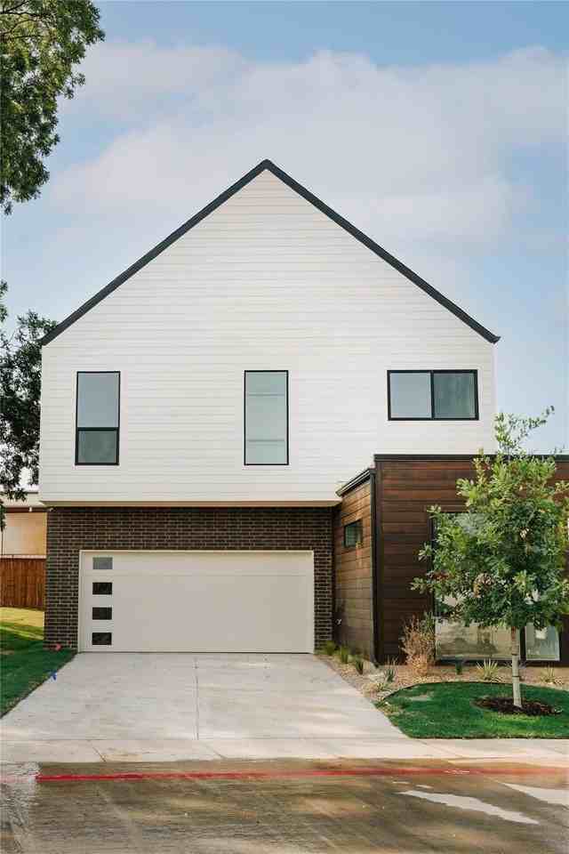 320 Tillery Cir - Photo 2 of 17