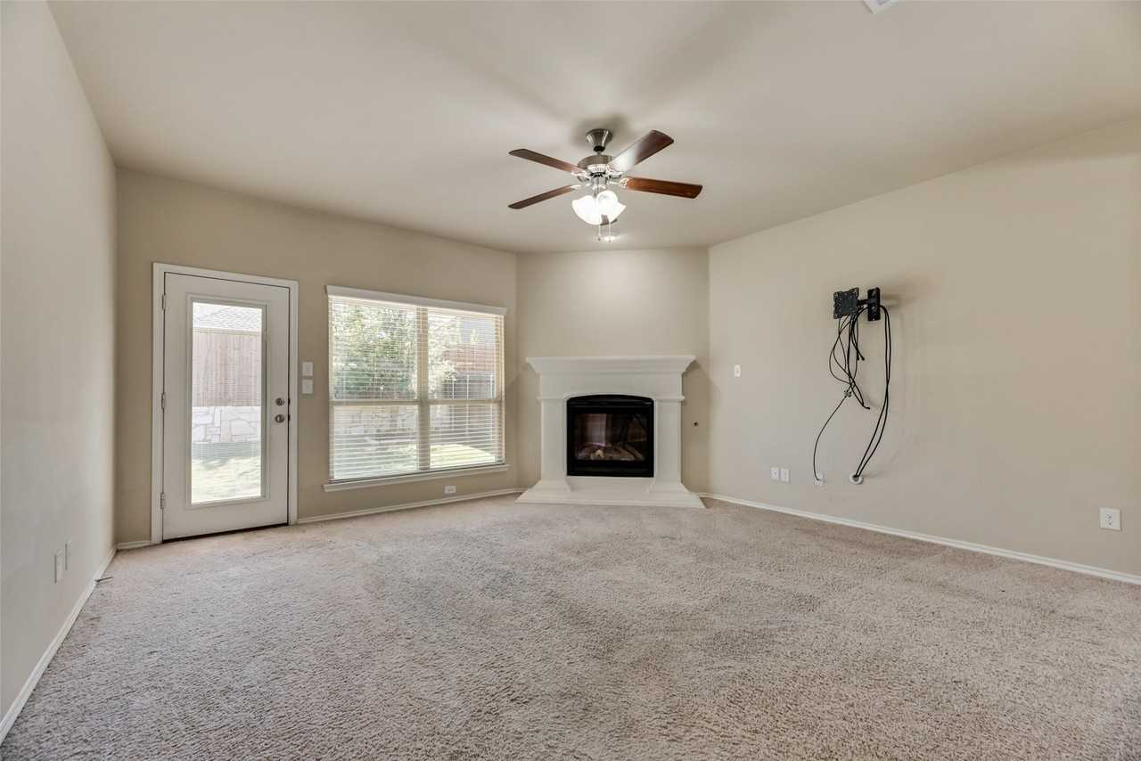9825 Prairie Dog Ln - Photo 3 of 17