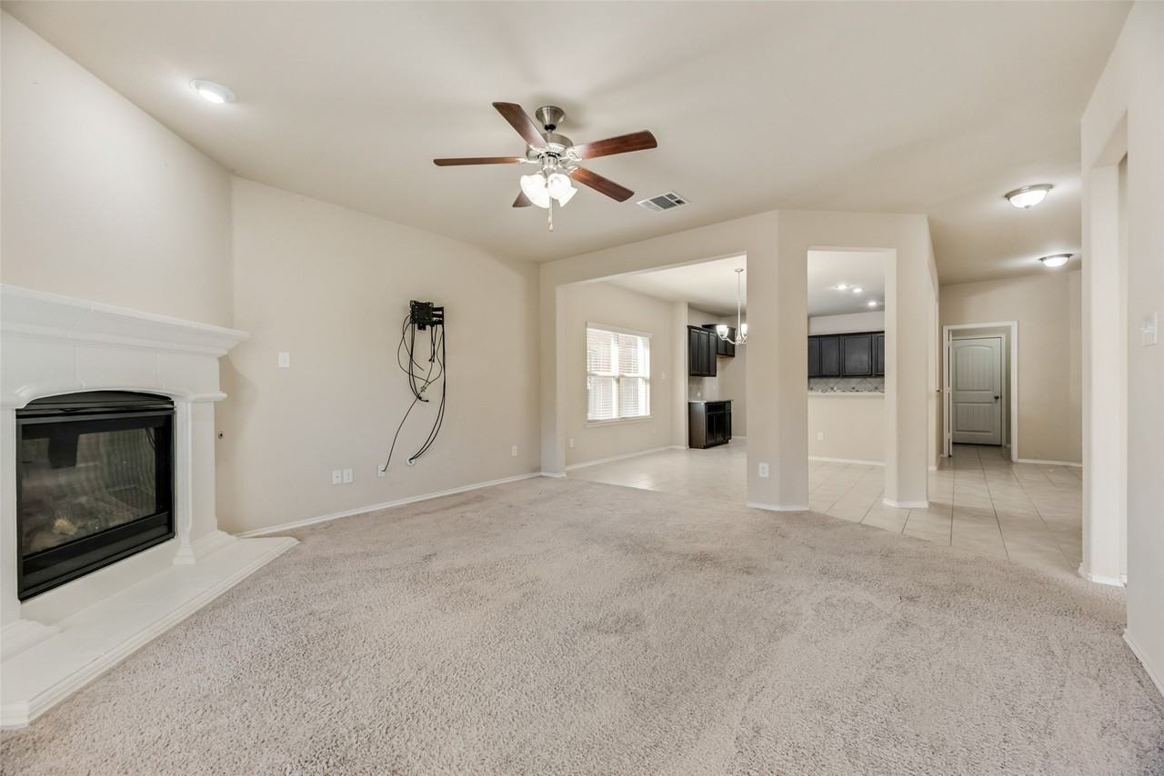 9825 Prairie Dog Ln - Photo 4 of 17