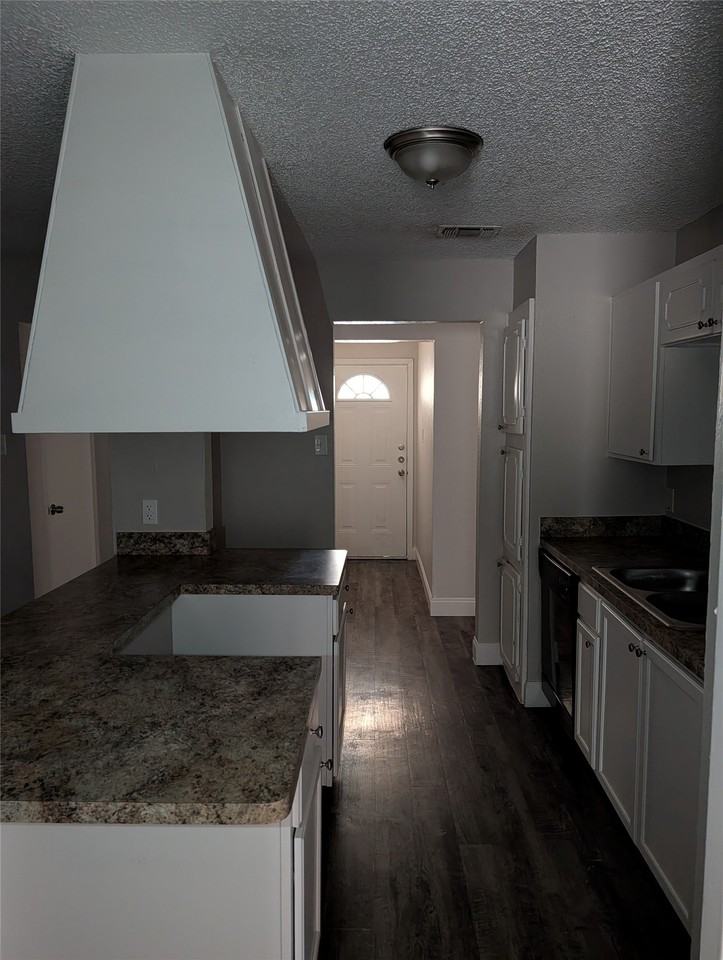 1116 Cindy St - Photo 7 of 19