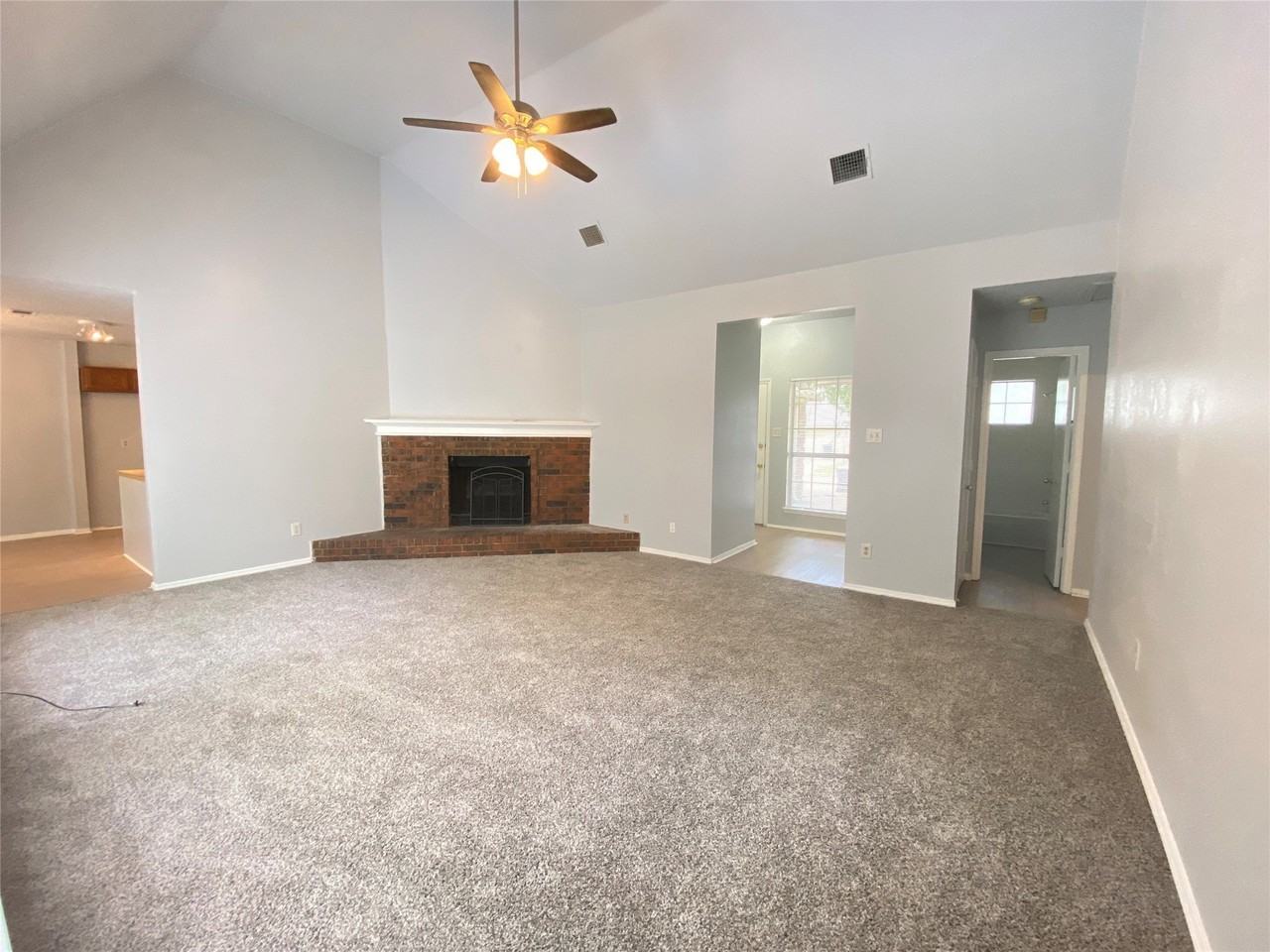 6101 Meadowside Trl - Photo 5 of 17