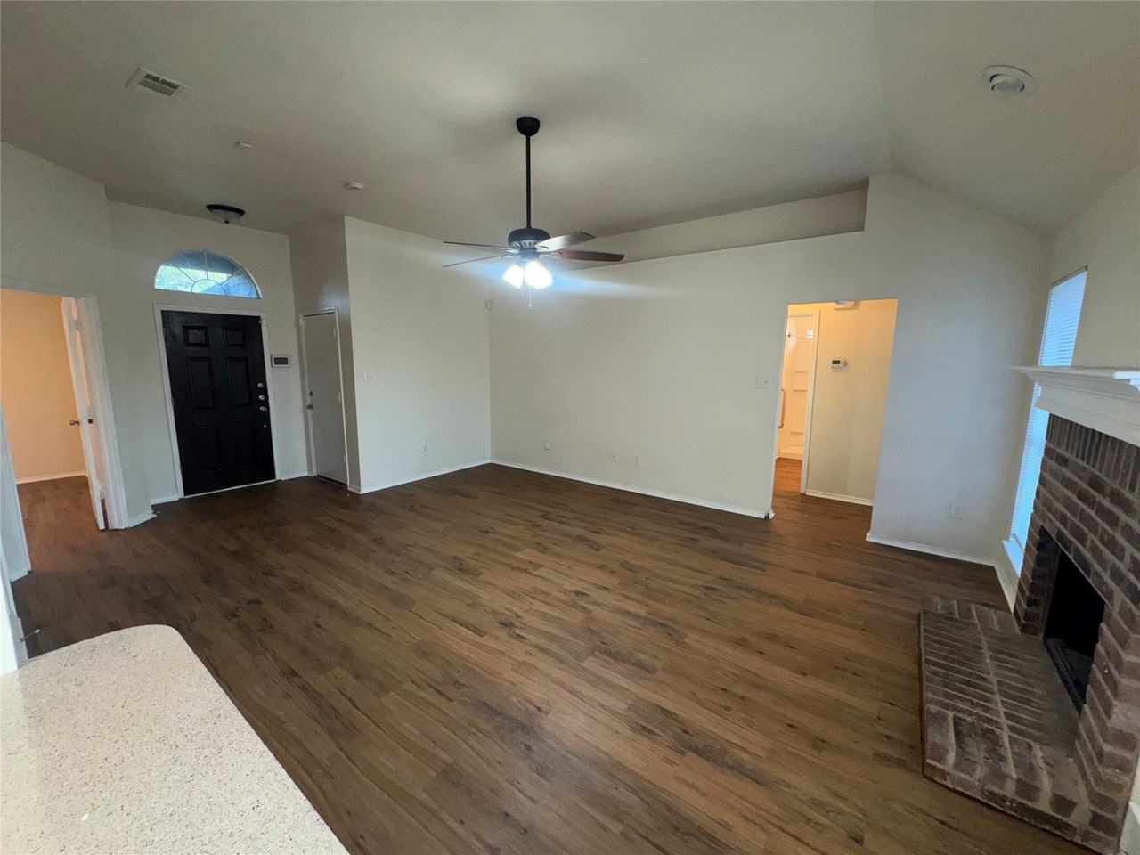 1016 Glenhaven Dr - Photo 4 of 9