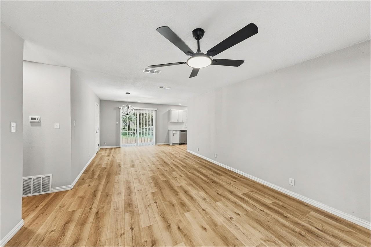 3716 Clotell Dr - Photo 4 of 23