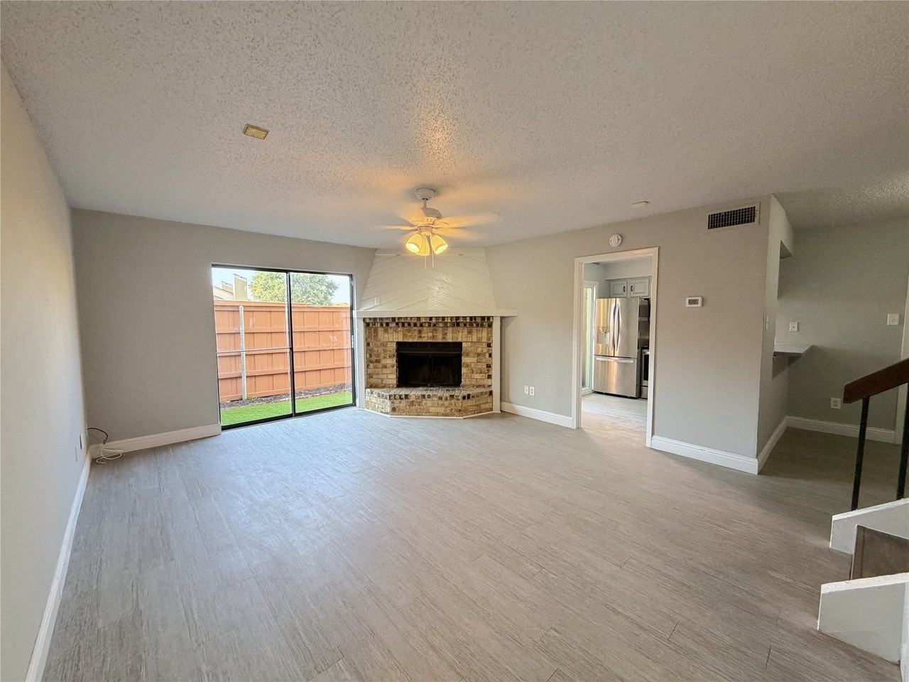 4233 Madera Rd #4 - Photo 5 of 21