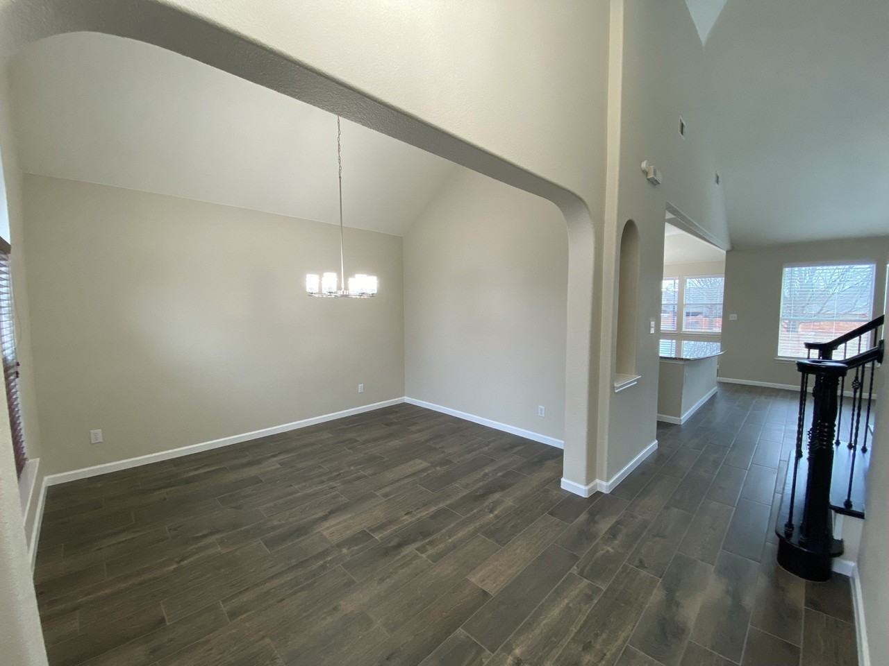 5668 Imperial Meadow Dr - Photo 2 of 39