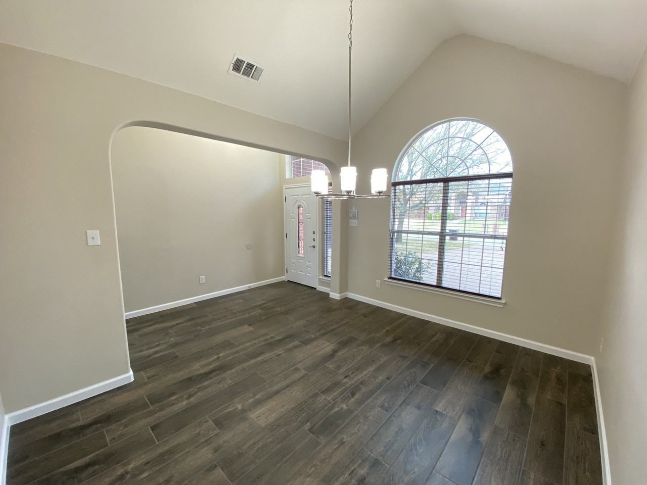5668 Imperial Meadow Dr - Photo 3 of 39