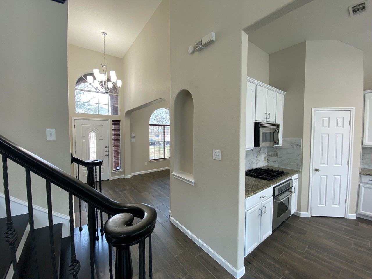 5668 Imperial Meadow Dr - Photo 4 of 39