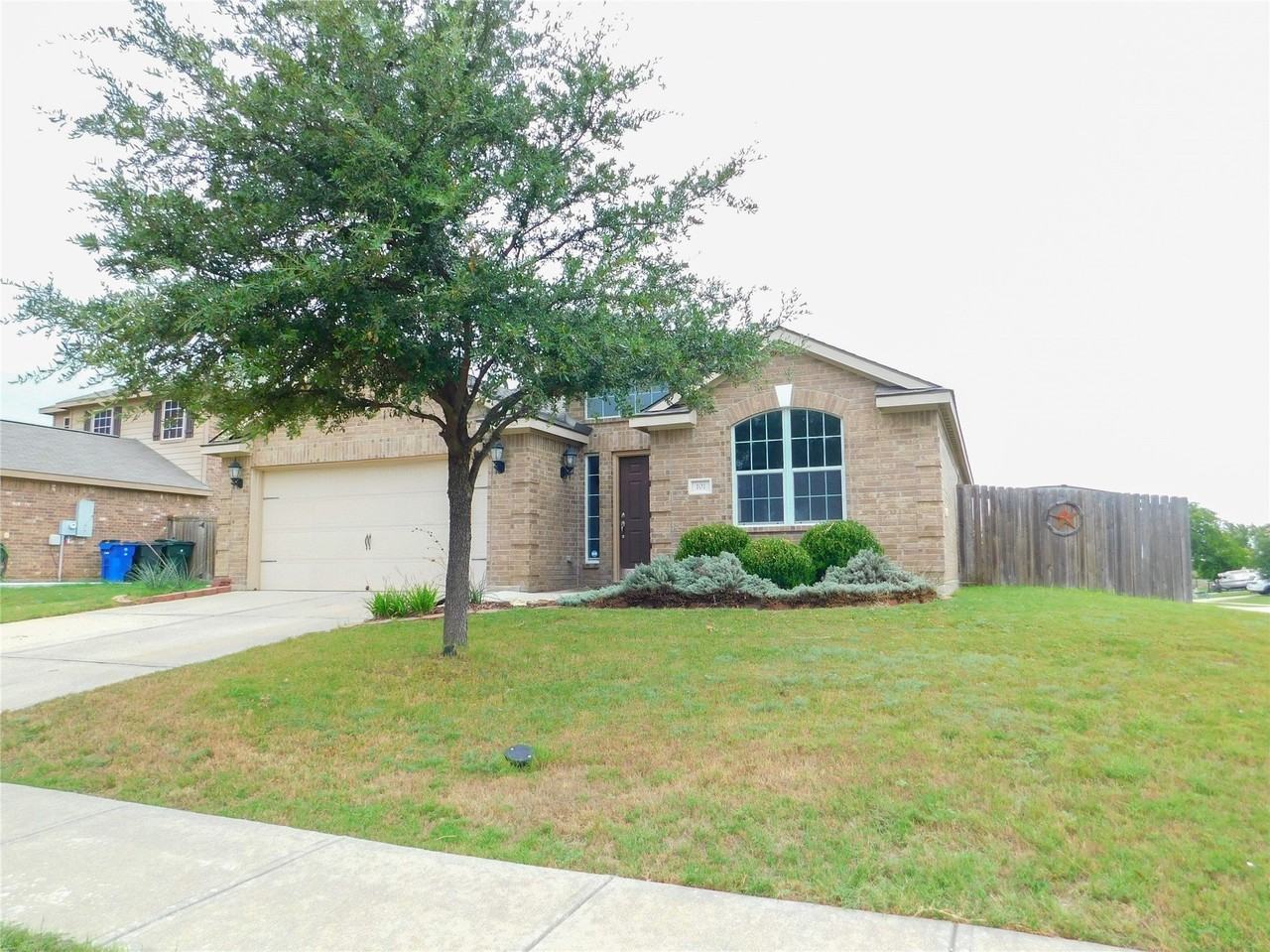 101 Kincaid Dr - Photo 2 of 26