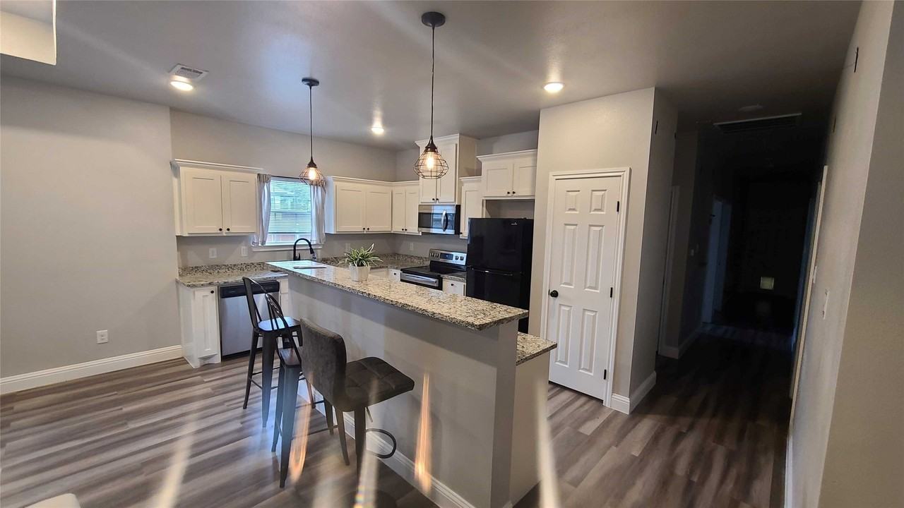 4409 1st St - Photo 5 of 19