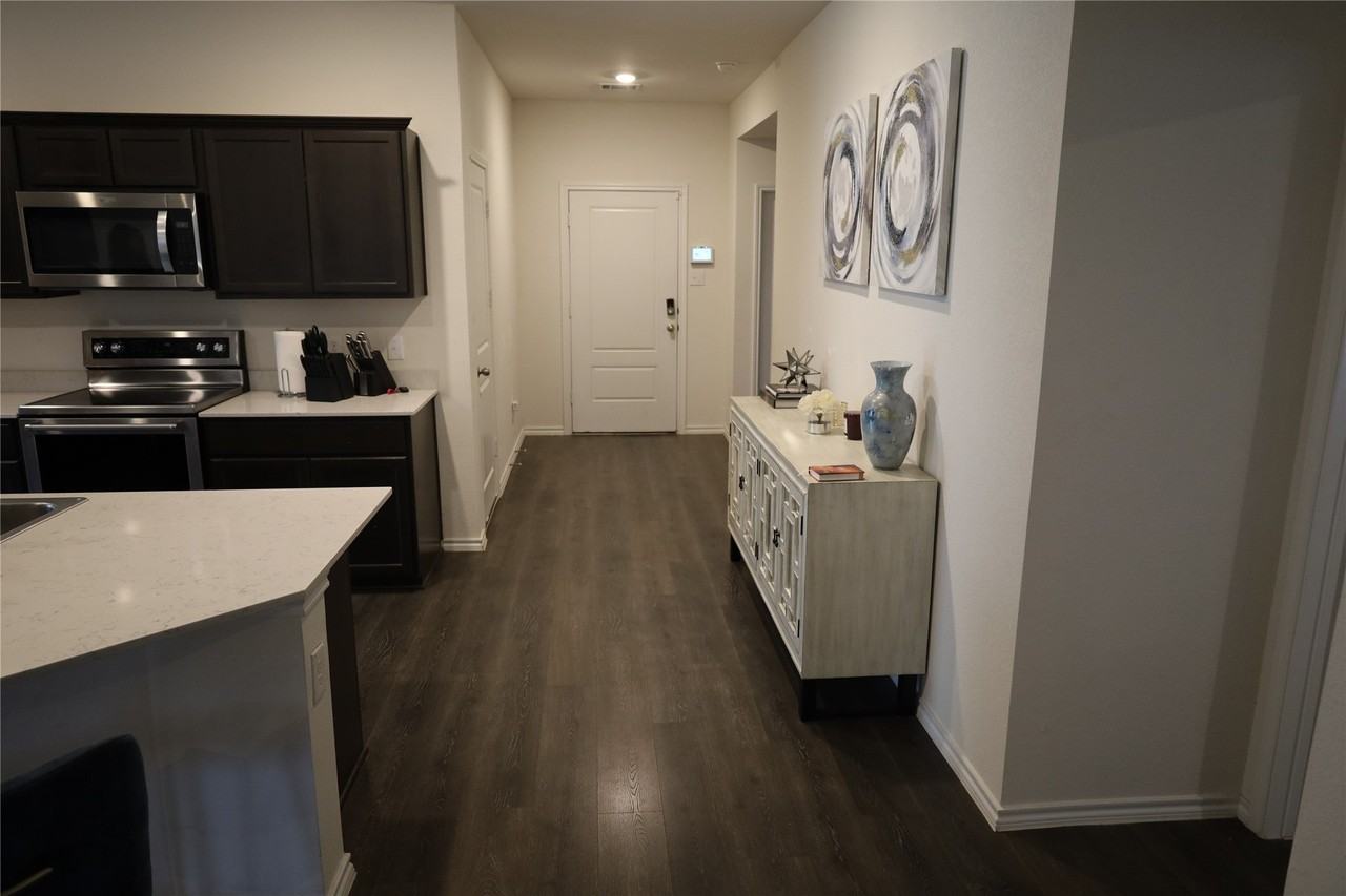 2908 Roper St - Photo 5 of 20