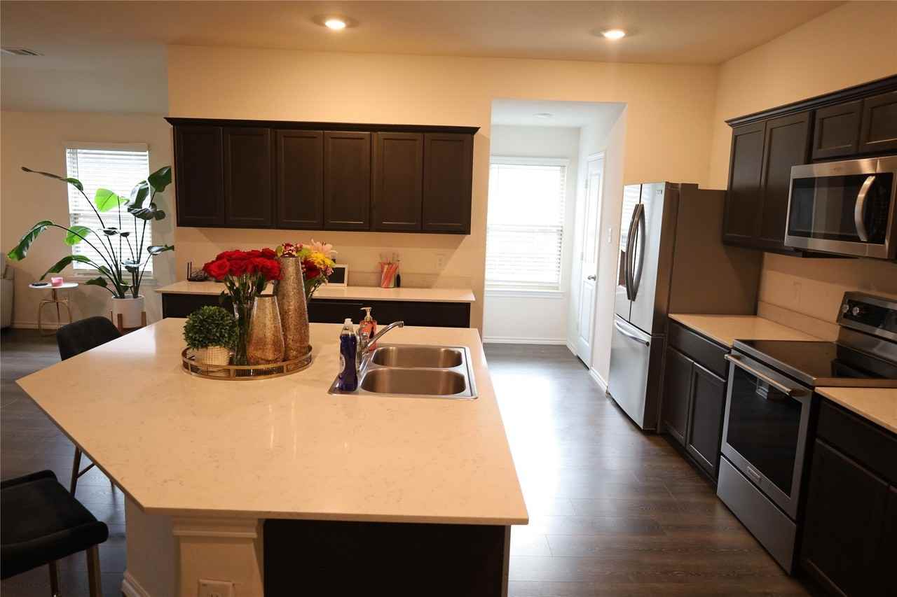 2908 Roper St - Photo 7 of 20
