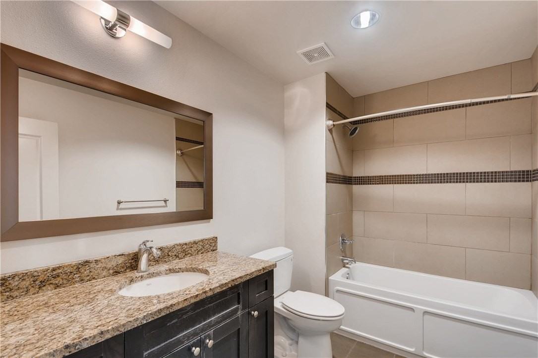 928 Travis Ave #307 - Photo 7 of 16