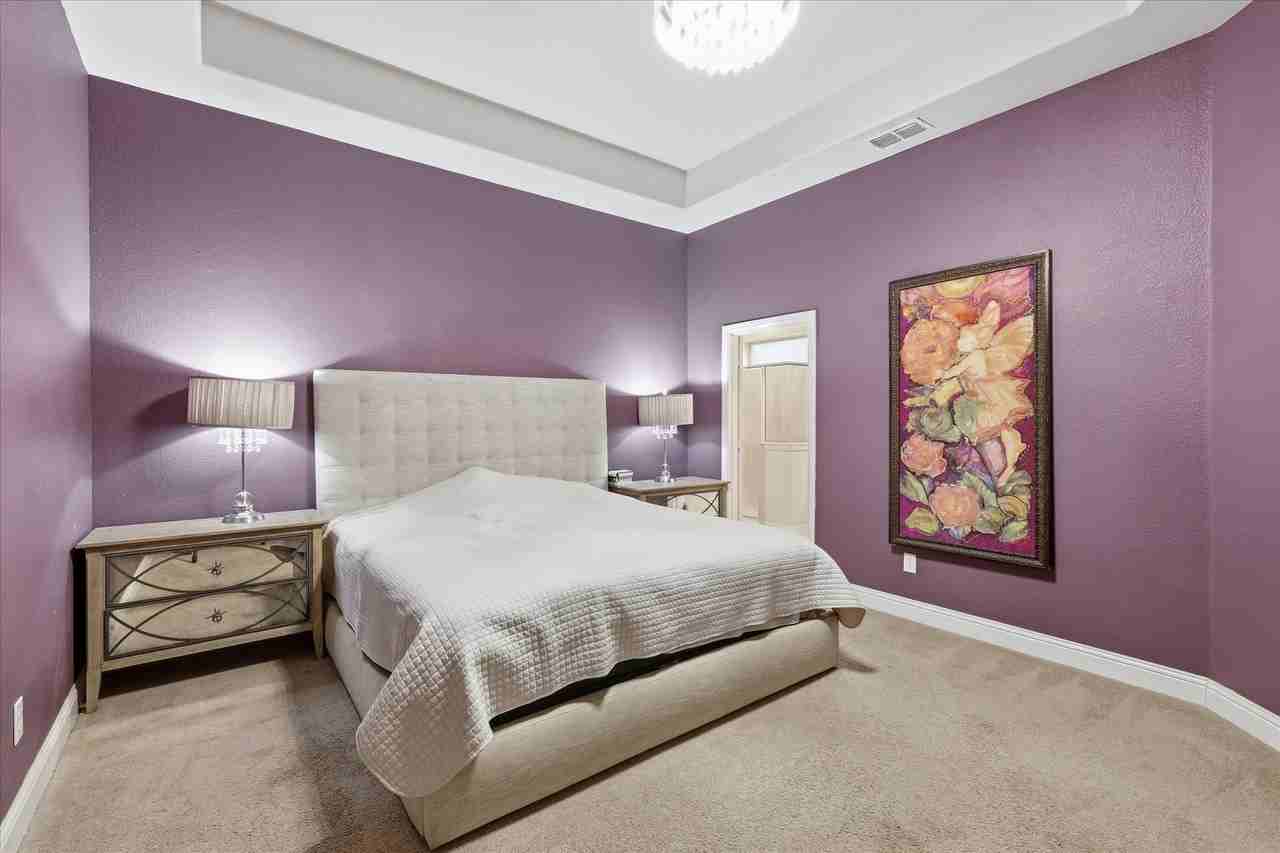 904 10th St - Photo 6 of 14