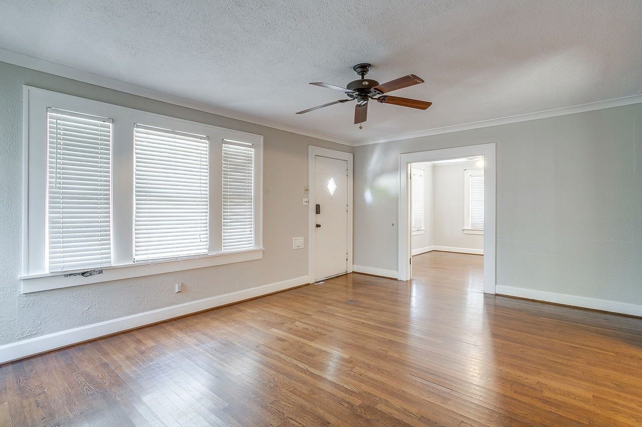 3216 Cockrell Ave - Photo 4 of 21
