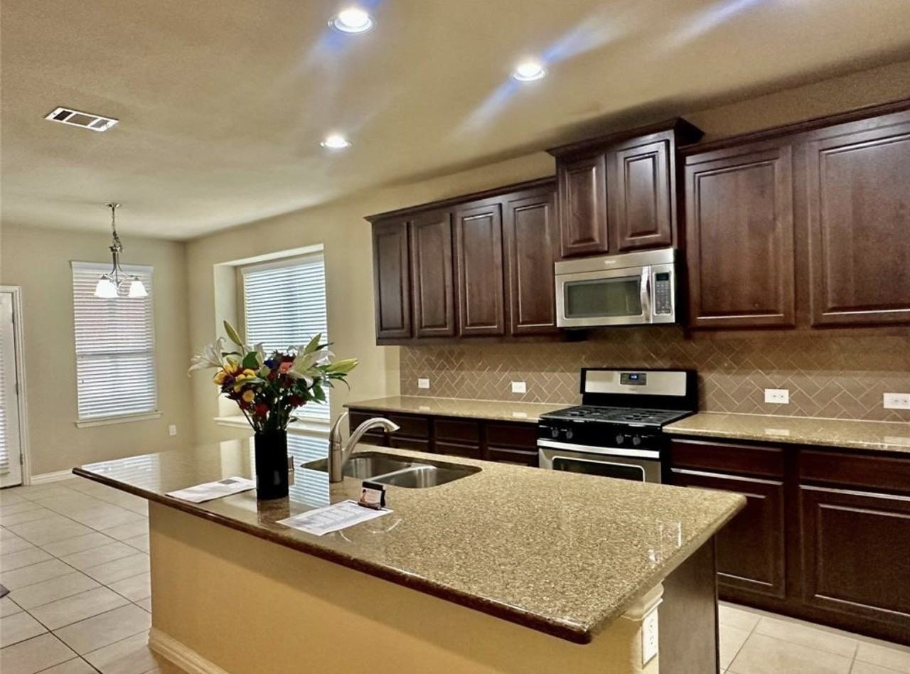 4001 Muscadine Dr - Photo 5 of 40